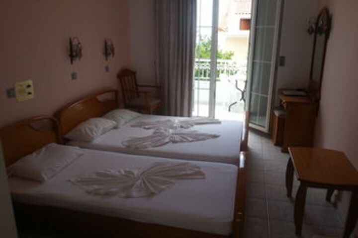Room 15 of 27