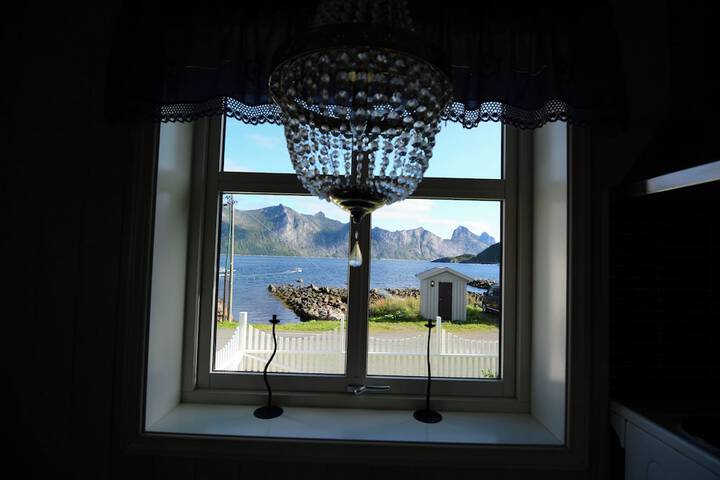 Room 107 of 262