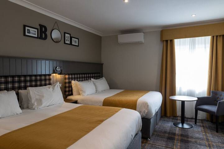 Room 6 of 94