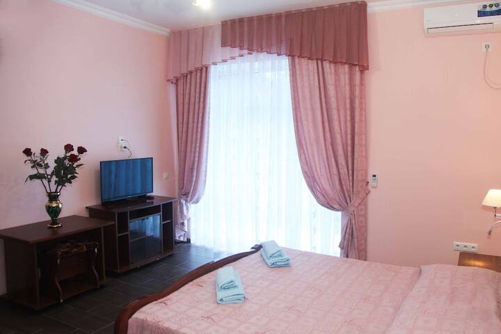Room 9 of 34