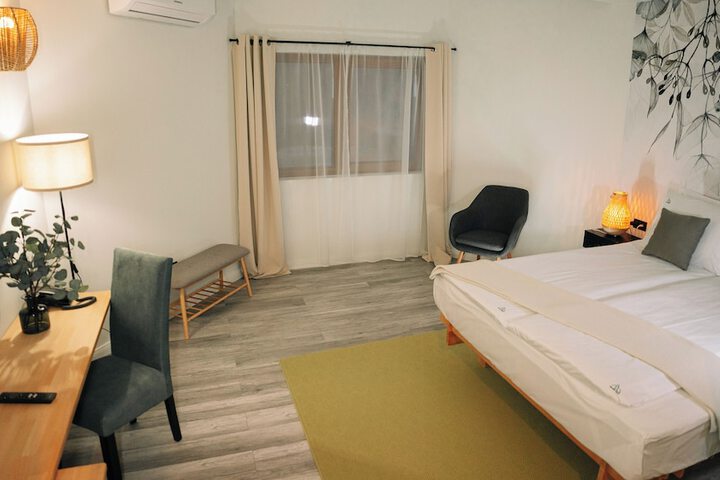 Room 50 of 184