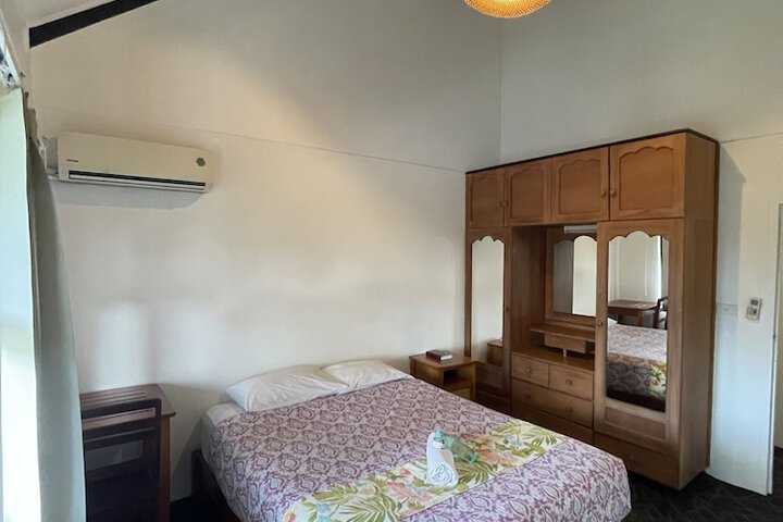 Room 10 of 92