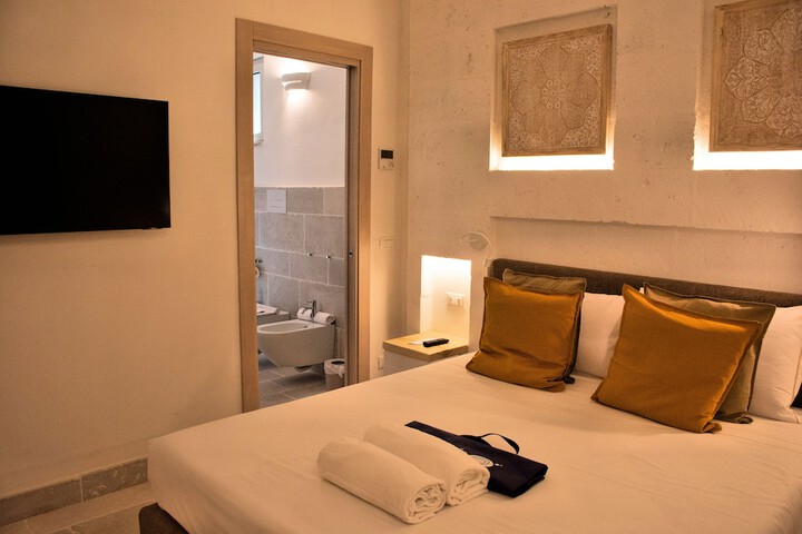 Room 4 of 44
