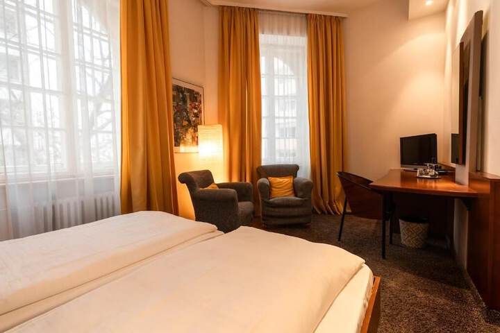 Room 3 of 39