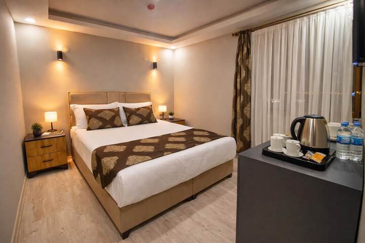 Room 9 of 25