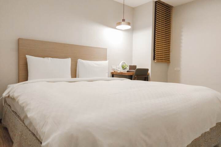 Room 6 of 75