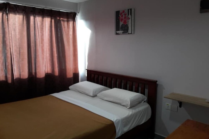 Room 18 of 97