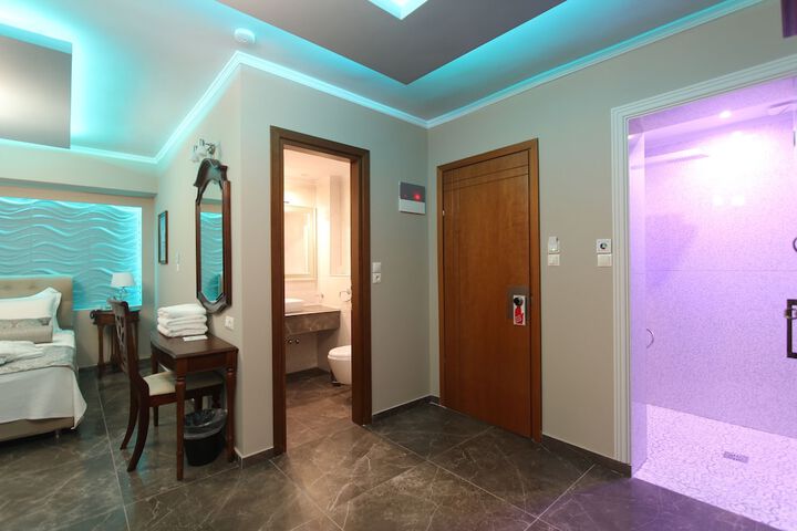 Room 7 of 85