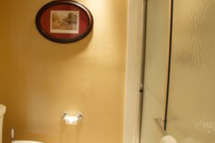 Room 6 of 253