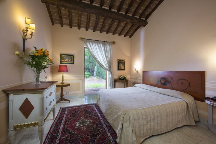 Room 4 of 20