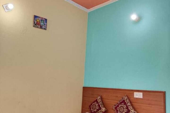 Room 14 of 39