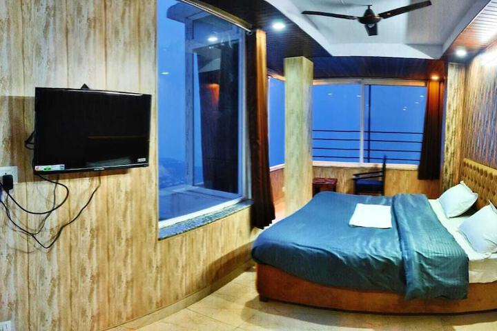 Room 2 of 21
