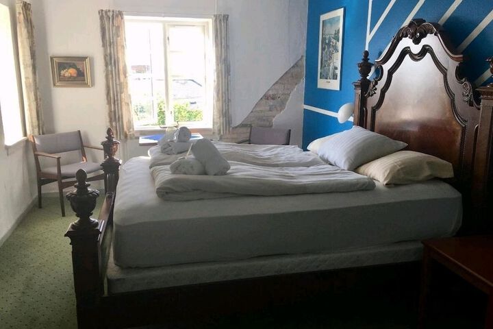 Room 16 of 30