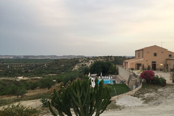 Hotel 4 of 27