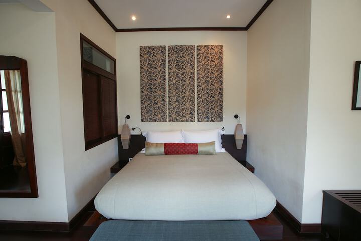 Room 12 of 52