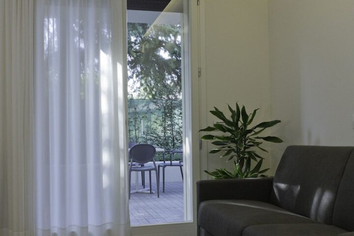 Room 10 of 50