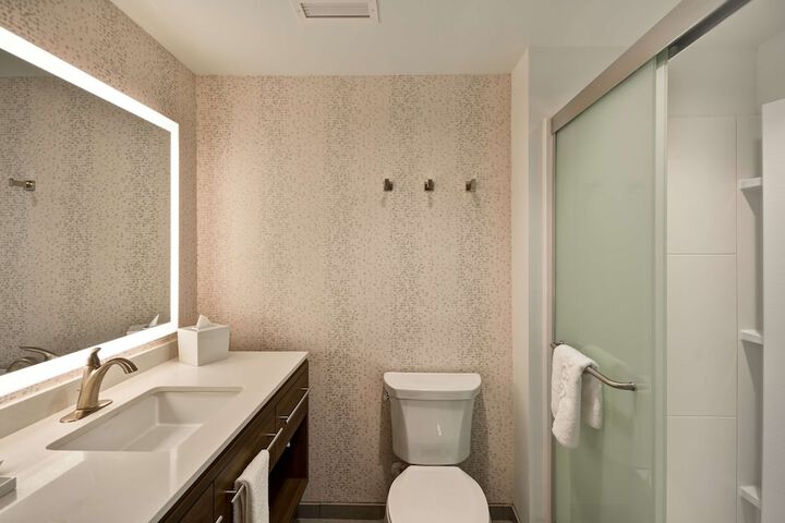 Room 25 of 41