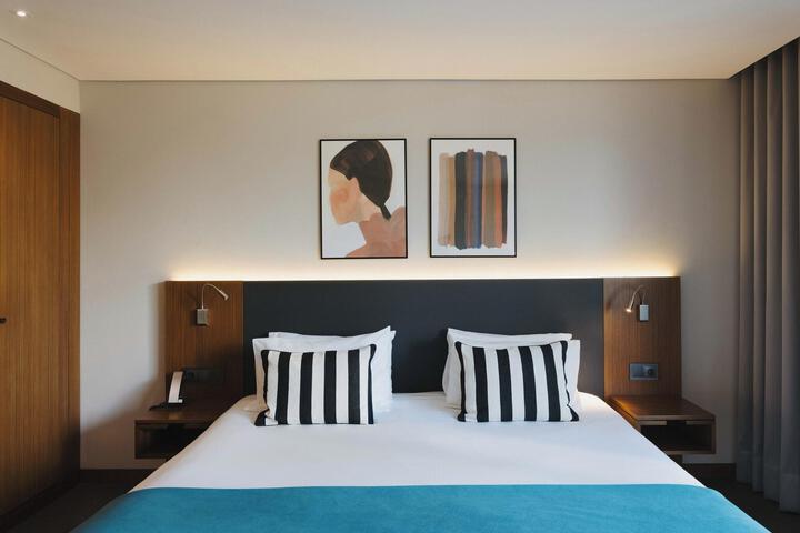 Room 35 of 79