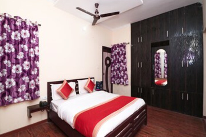 Room 14 of 27