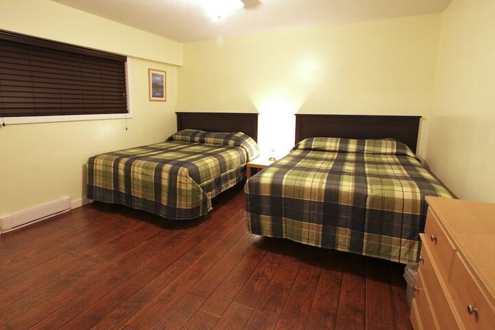 Room 2 of 51