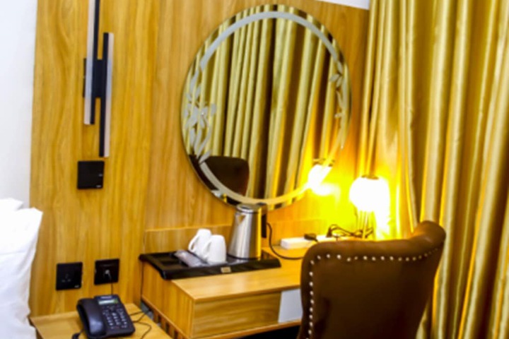 Room 12 of 26