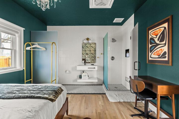 Room 29 of 65