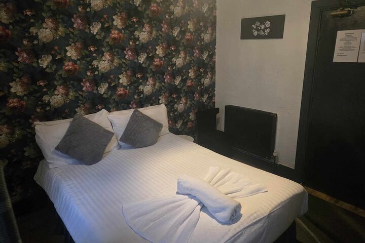 Room 6 of 48