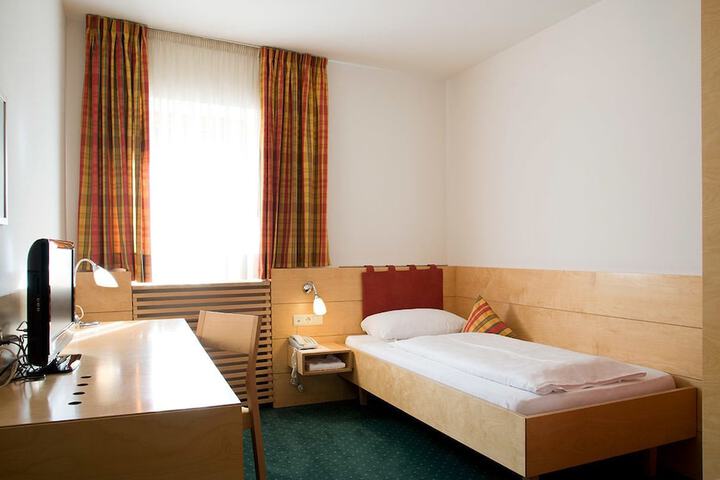 Room 2 of 54