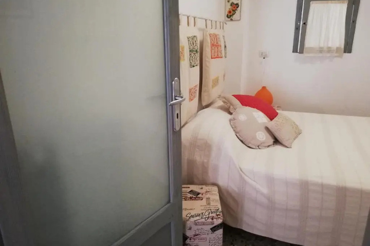 Room 5 of 14