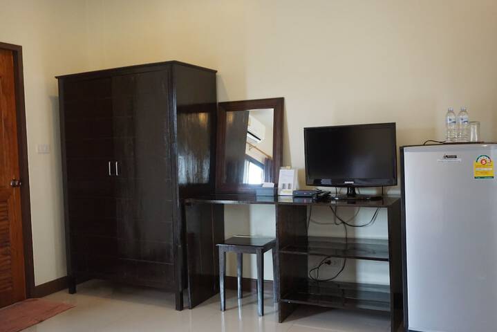 Room 25 of 42