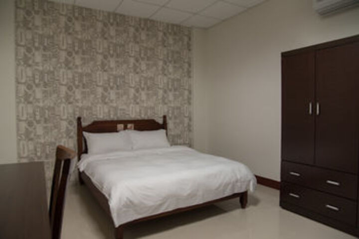 Room 10 of 24
