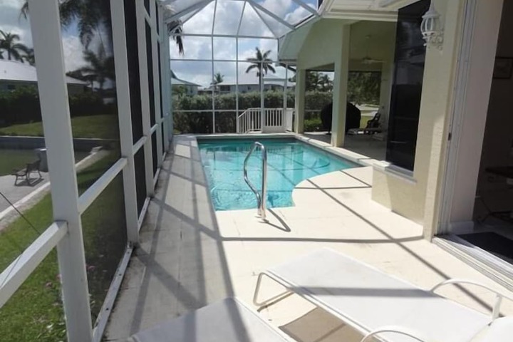 Pool 25 of 29