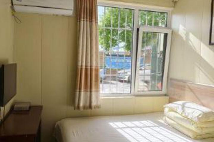 Room 5 of 6