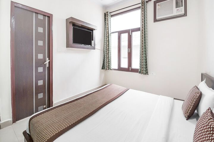 Room 11 of 22
