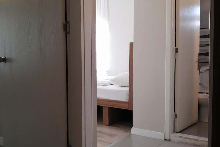 Room 43 of 97