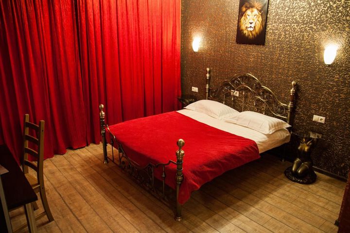 Room 28 of 42