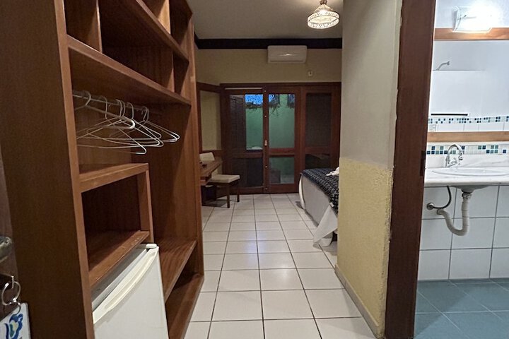 Room 18 of 43