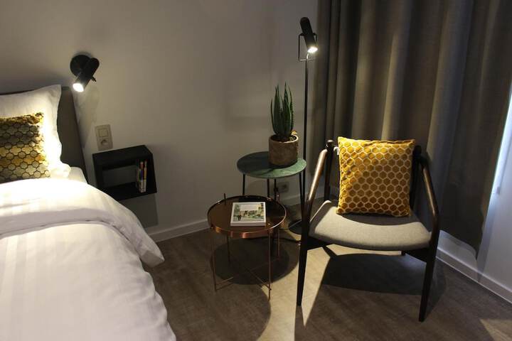 Room 25 of 46