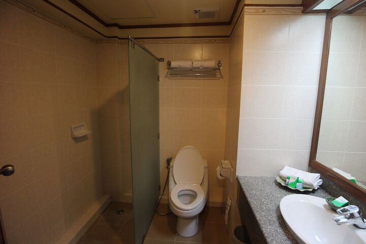 Room 29 of 53