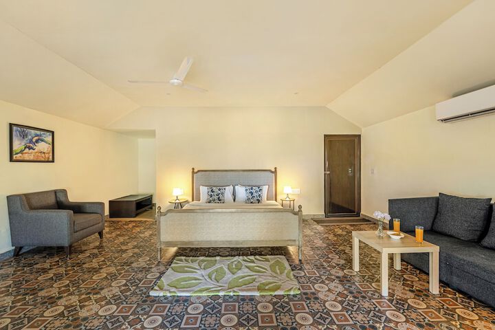 Room 10 of 42