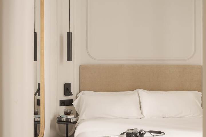 Room 3 of 32
