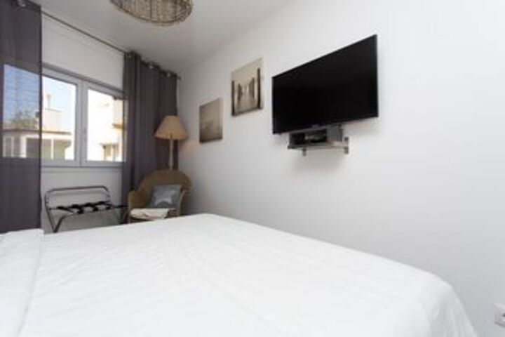 Room 12 of 20