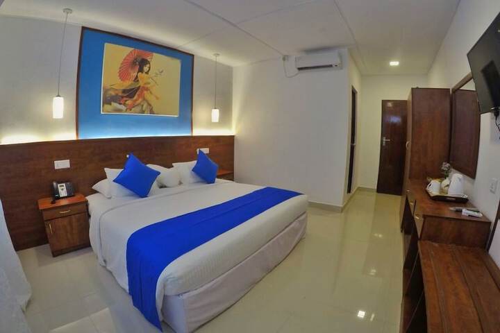Room 5 of 7
