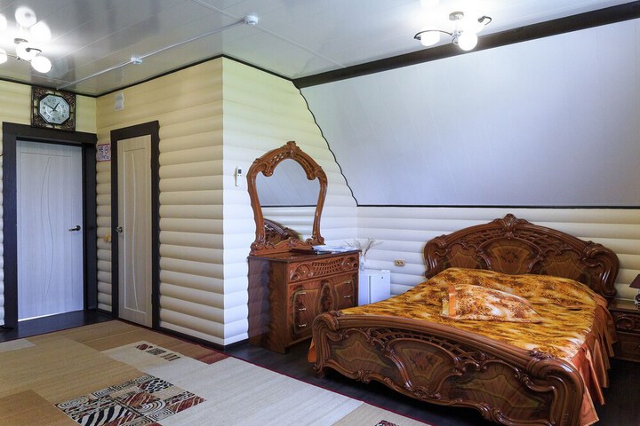 Room 27 of 42