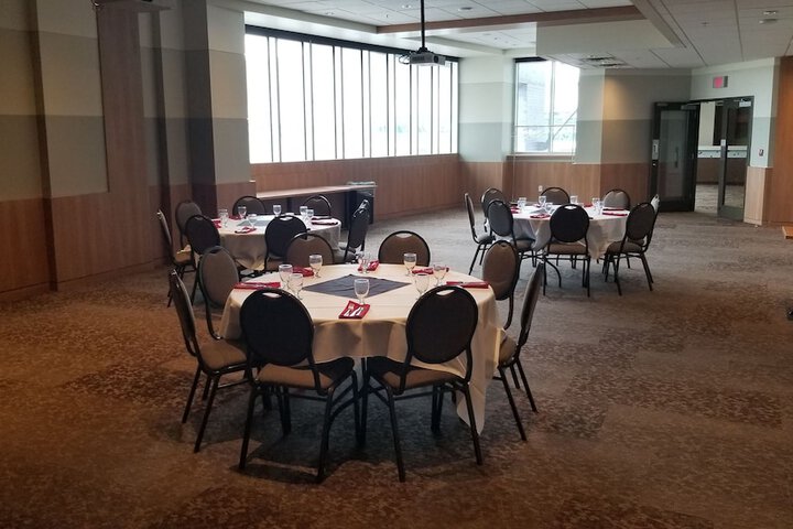 Ballroom/Hall 32 of 33