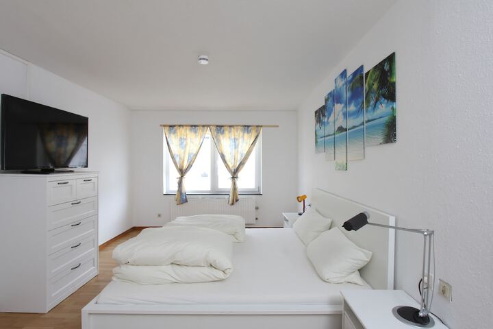 Room 6 of 35