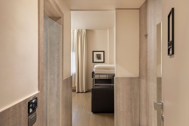 Room 52 of 96