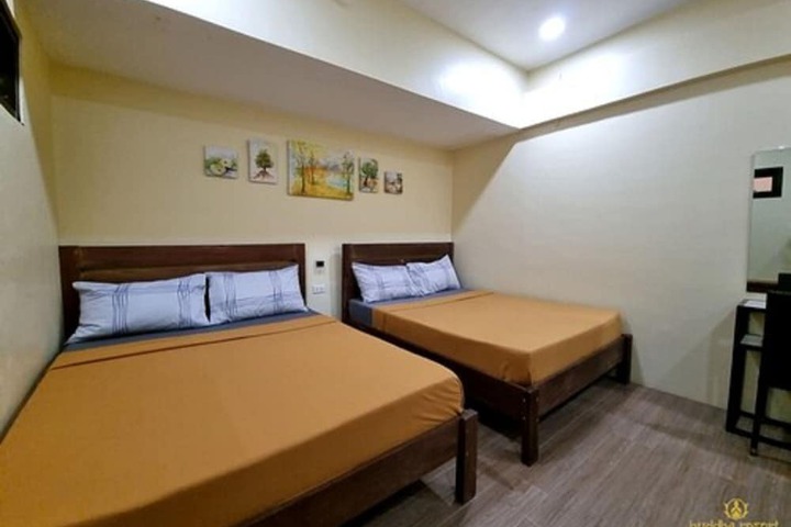 Room 3 of 38