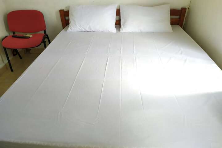 Room 6 of 10