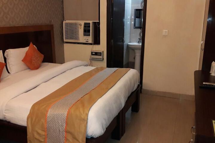 Room 22 of 77